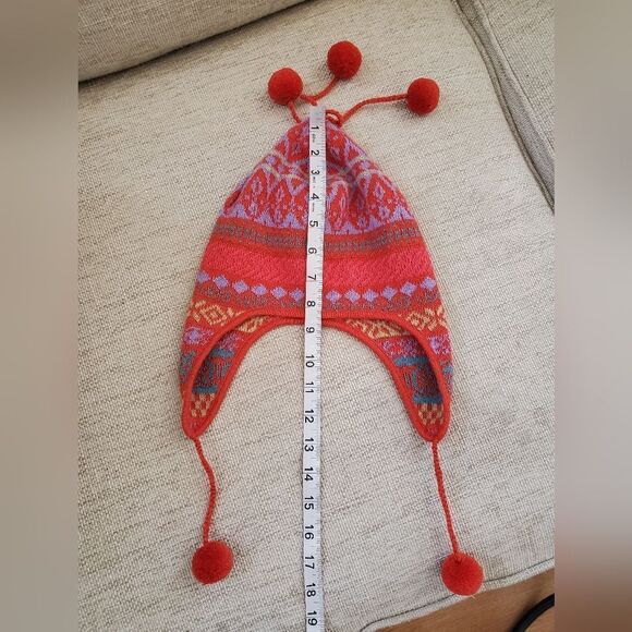 Roanes Lizotte 100% Alpaca Beanie With Earflaps and Round Tassels - Picture 7 of 10